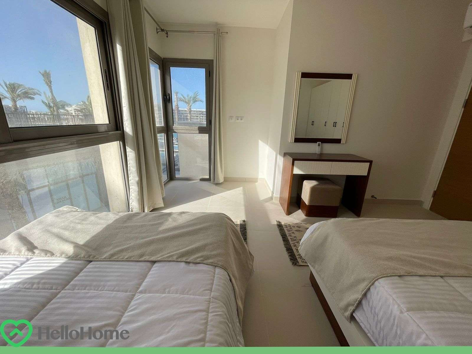 Renzo -   شالية 3 غرف فى مراسى للايجار