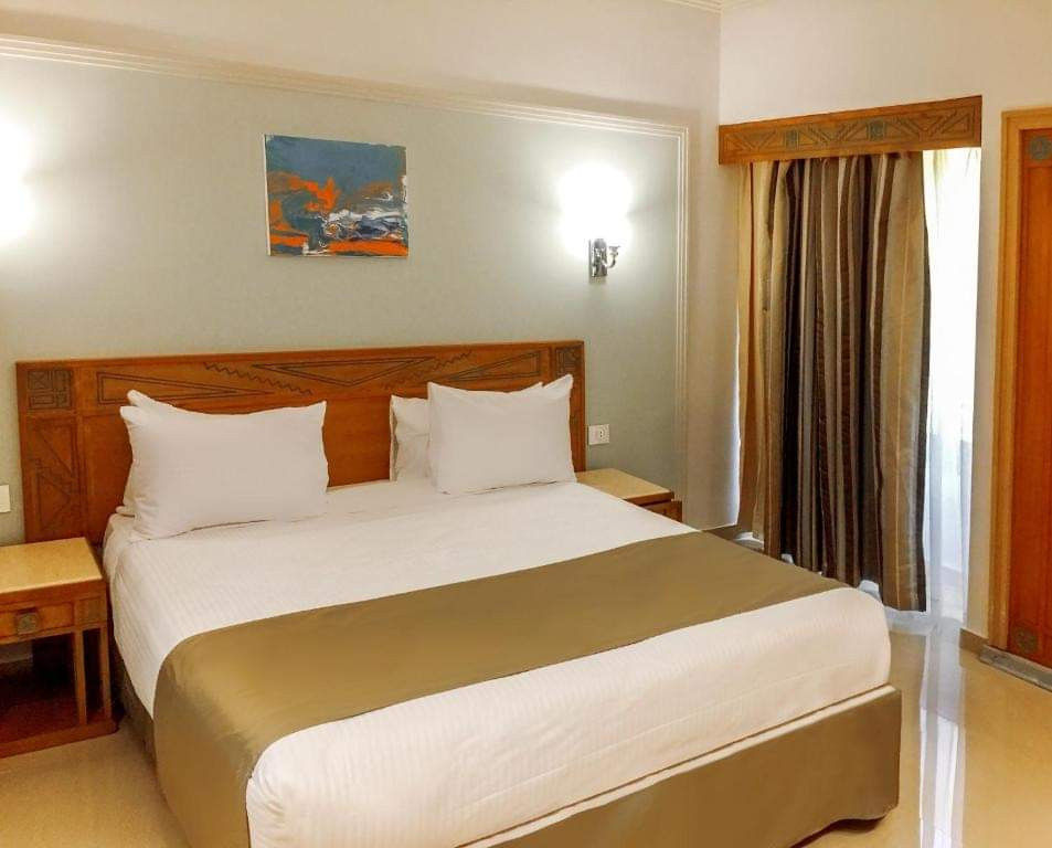 Renzo -   Single Room in Green Leaves North Coast