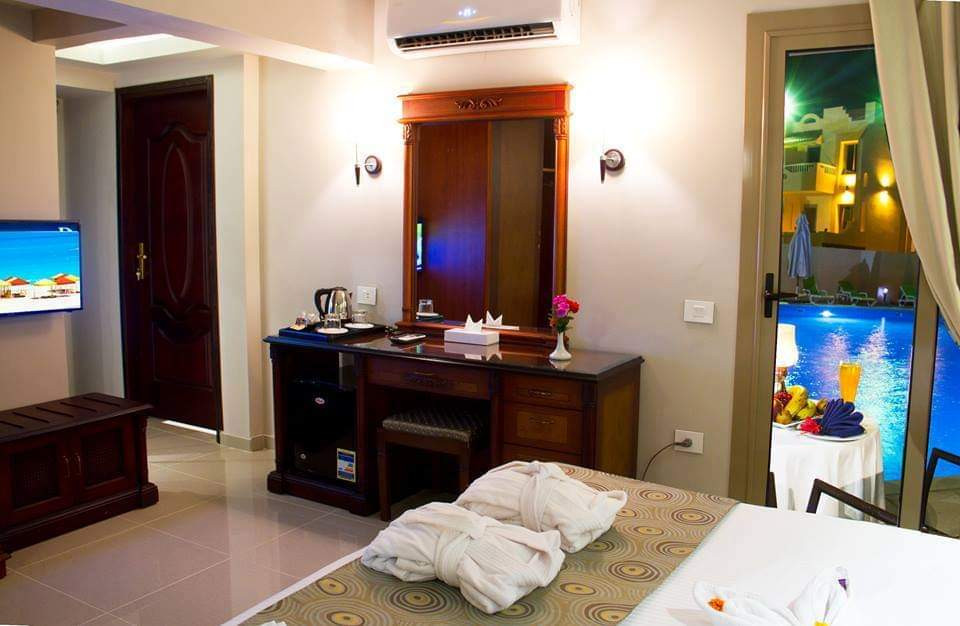 Renzo -   Single Room in Green Leaves North Coast