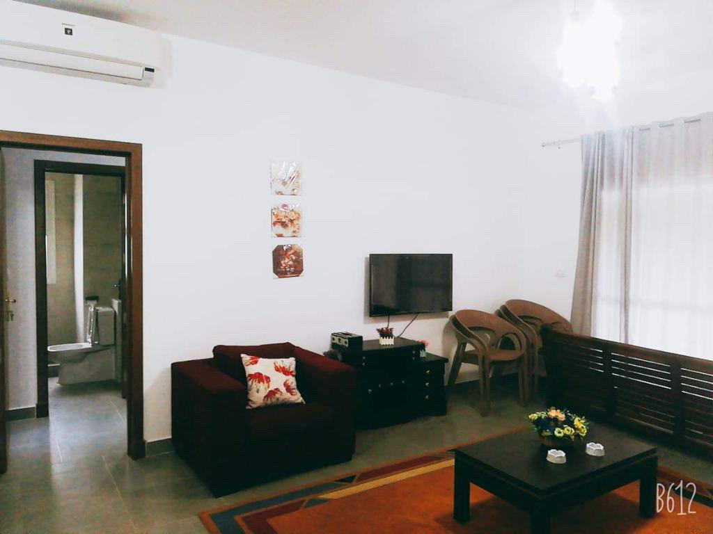 Renzo -   Property 72