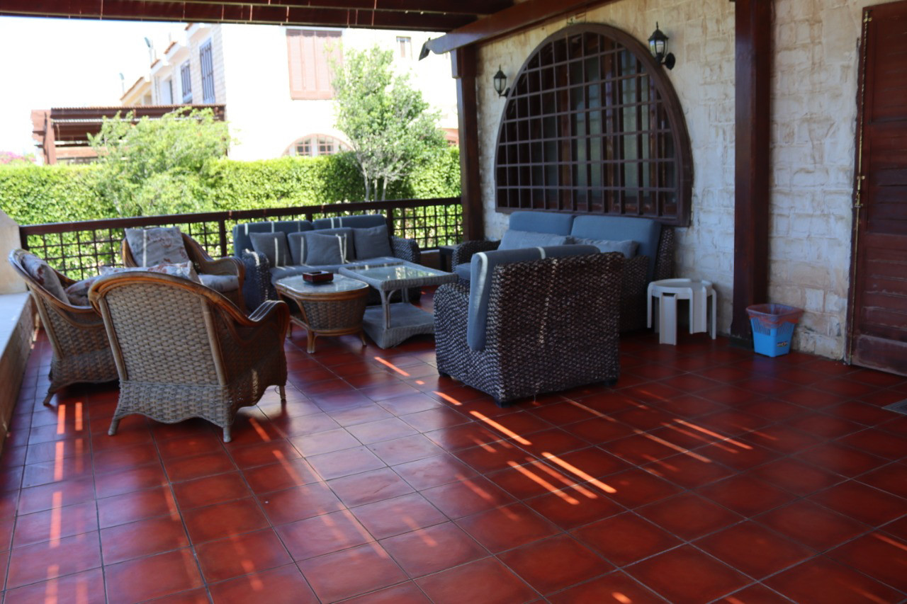 Renzo -   Property 65