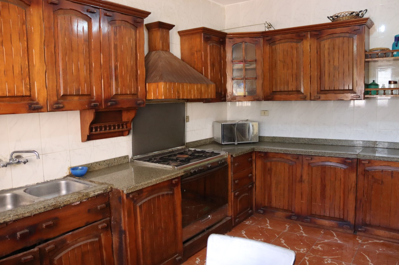 Renzo -   Property 65