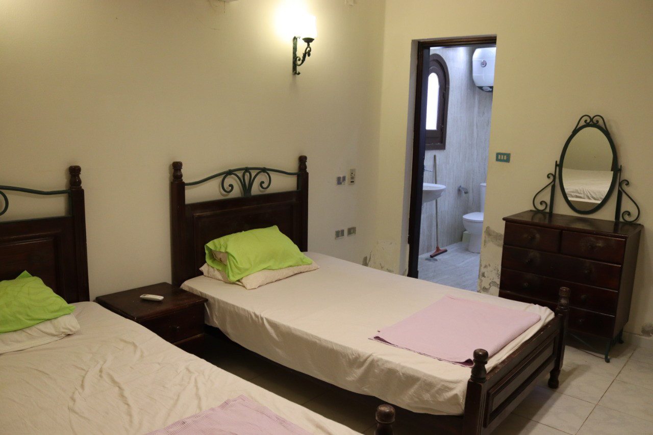 Renzo -   Property 65