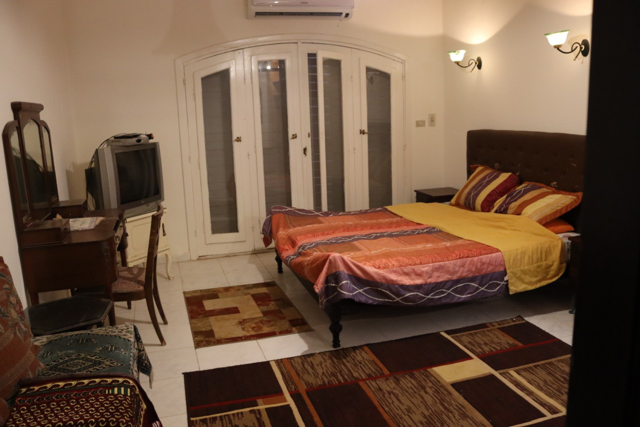 Renzo -   Property 65