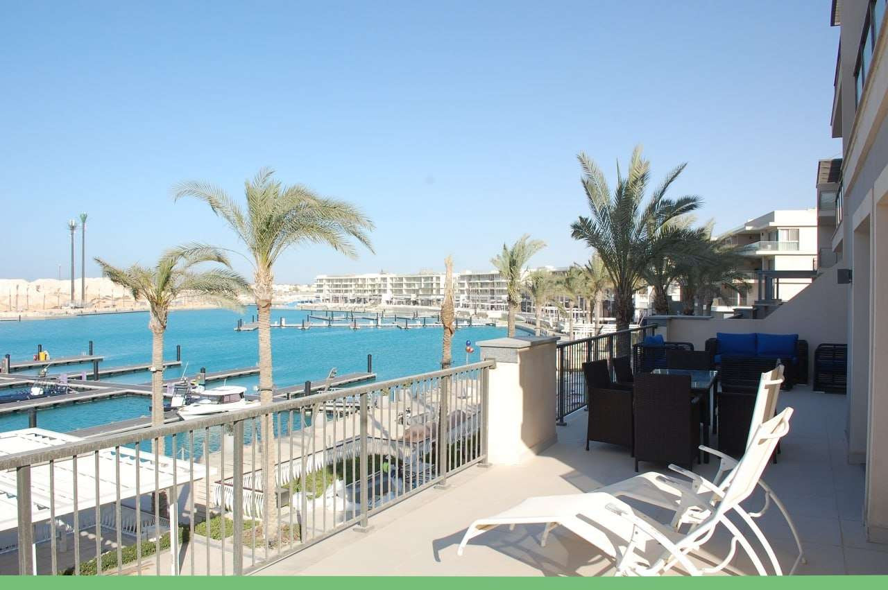 Renzo -   شالية 3 غرف فى مراسى للايجار