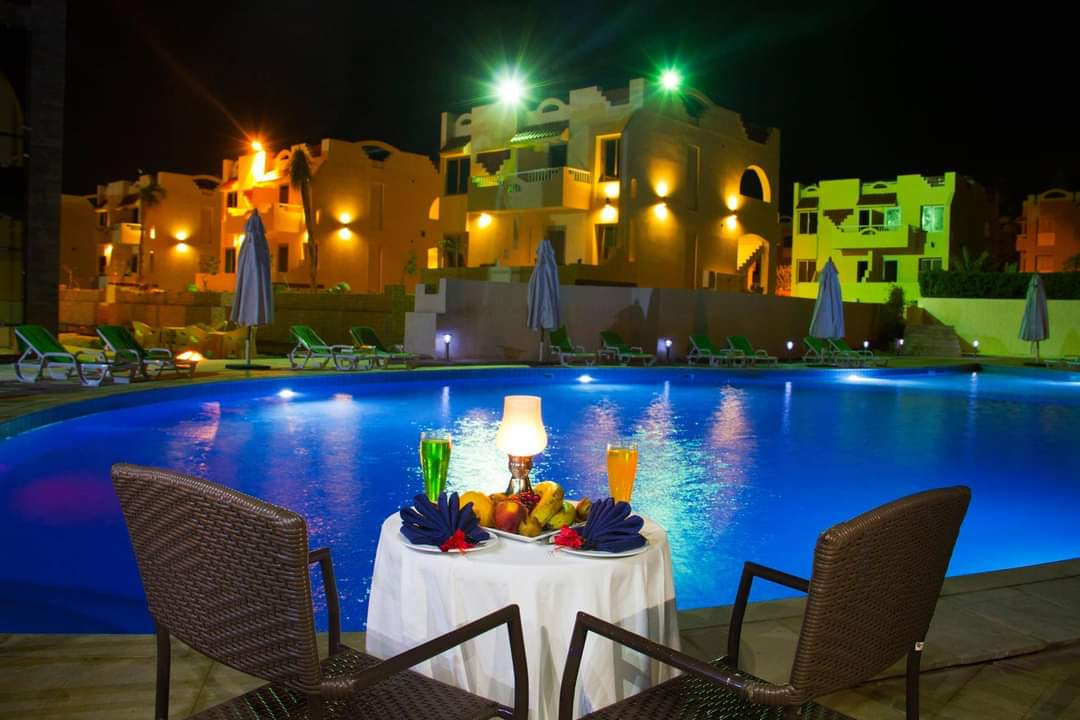 Renzo -   Single Room in Green Leaves North Coast