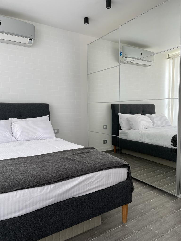 Renzo -   Property 702