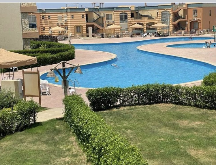 Renzo -   شالية فى (بلومار) العين السخنة