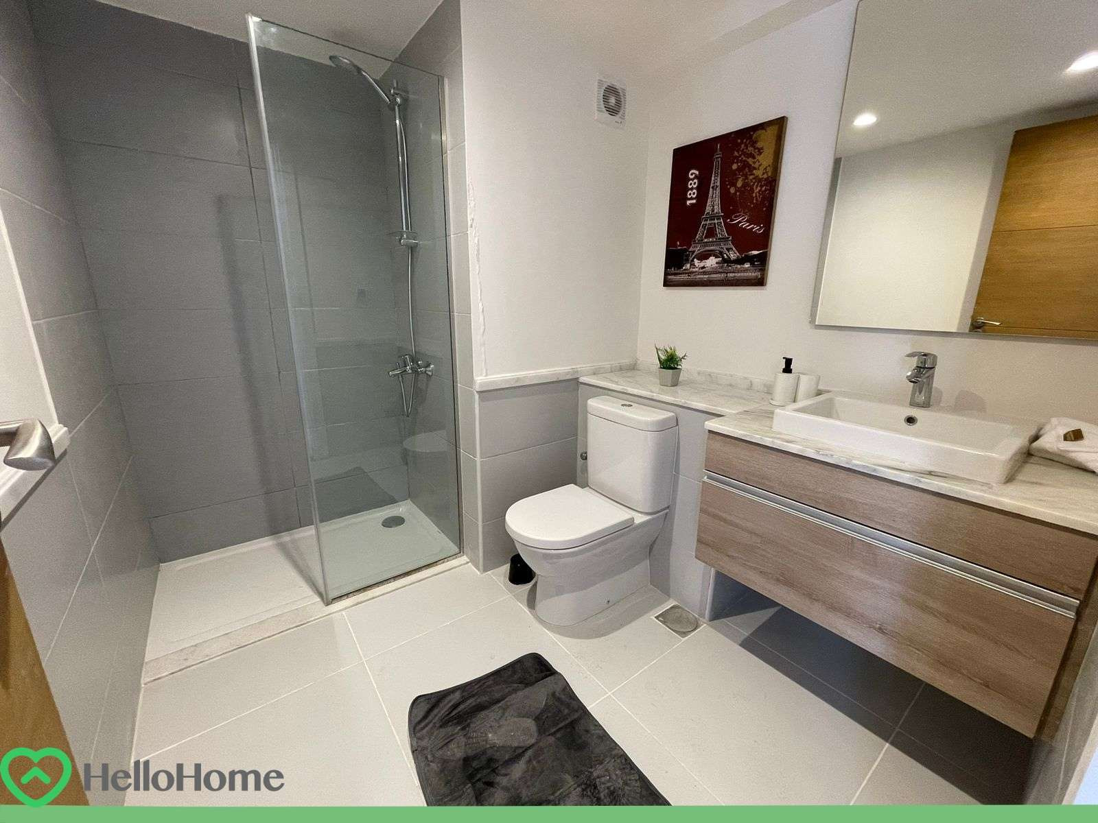 Renzo -   شالية 3 غرف فى مراسى للايجار