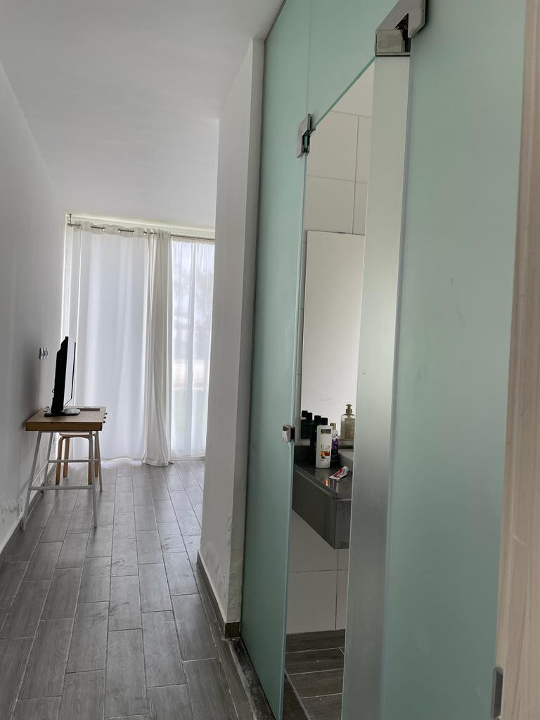 Renzo -   Property 702