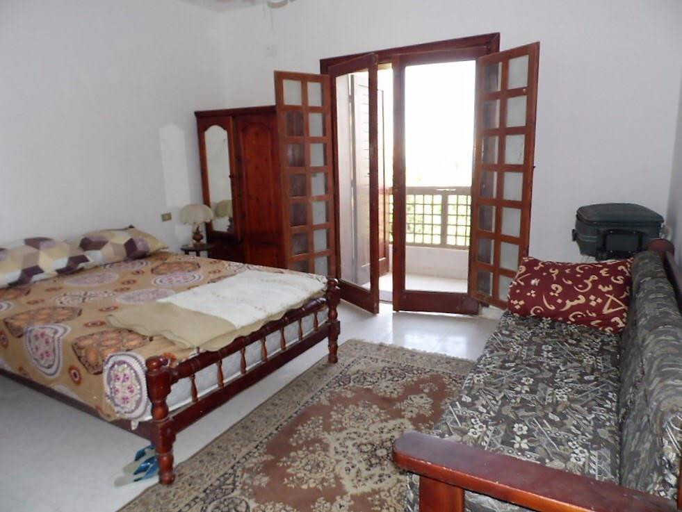 Renzo -   Property 106