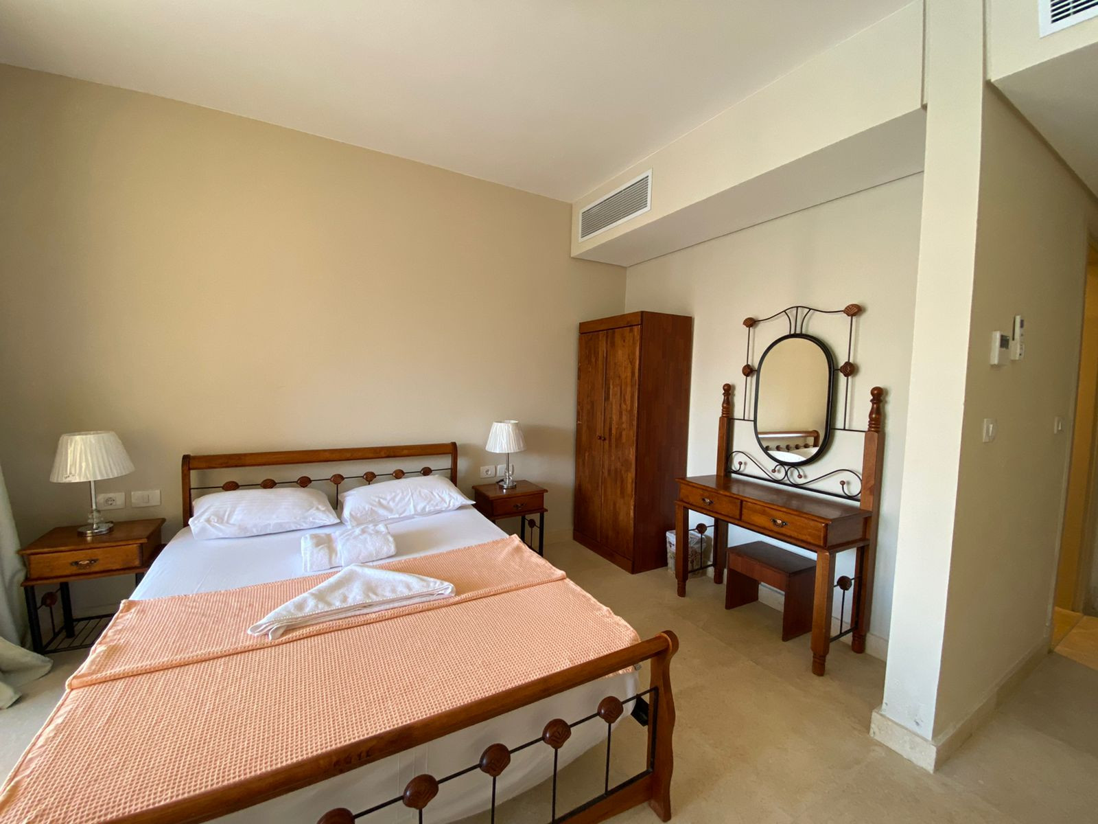 Renzo -   Property 187