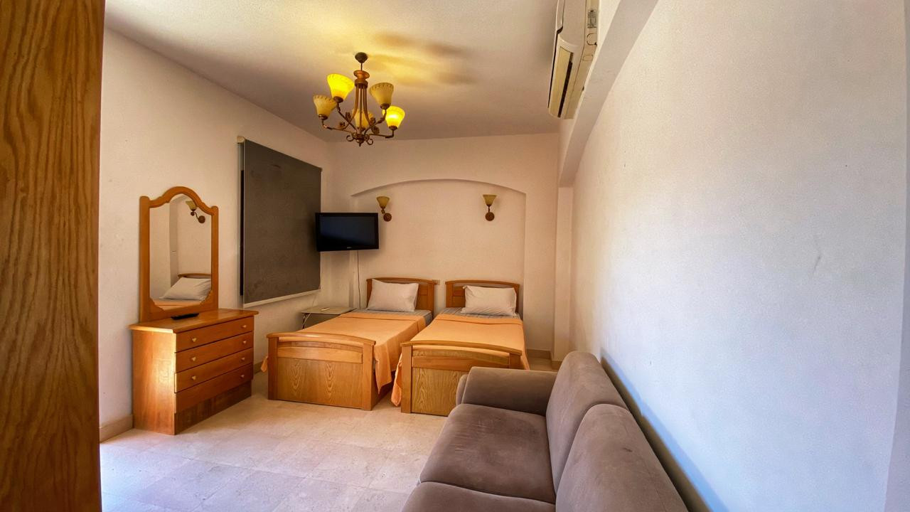 Renzo -   Property 190