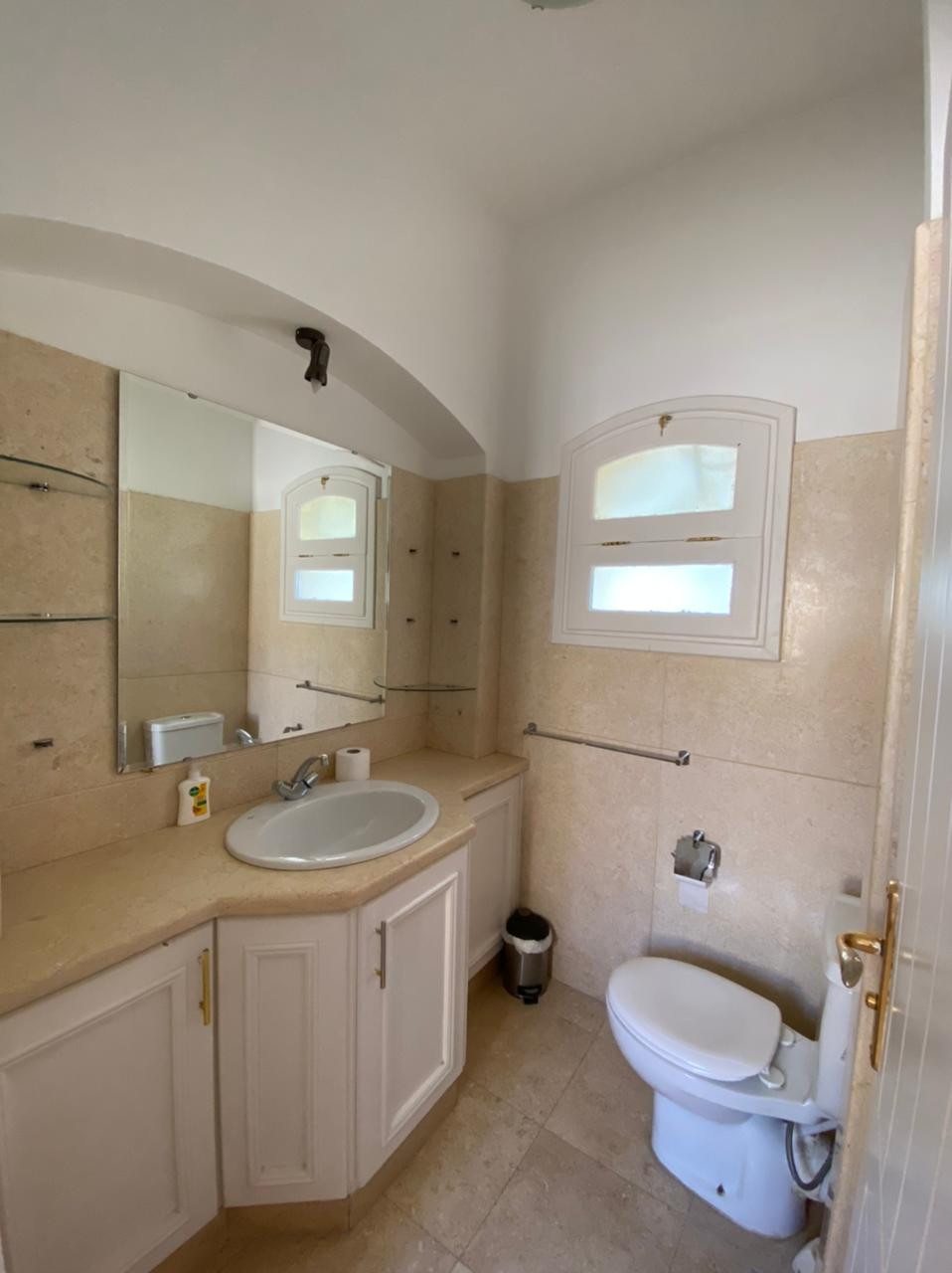 Renzo -   Property 190