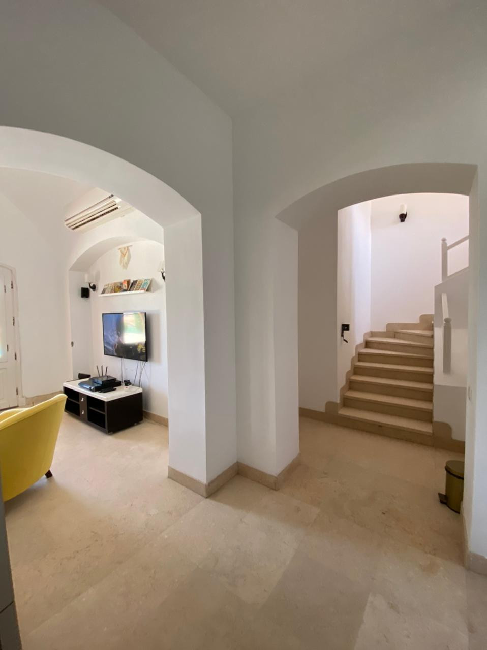 Renzo -   Property 190