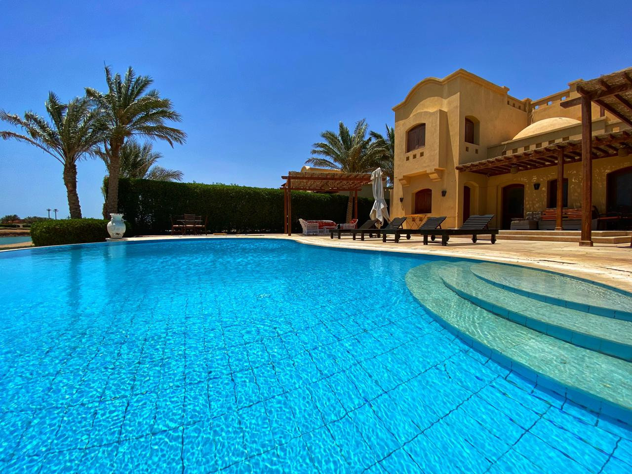 Renzo -   Property 190