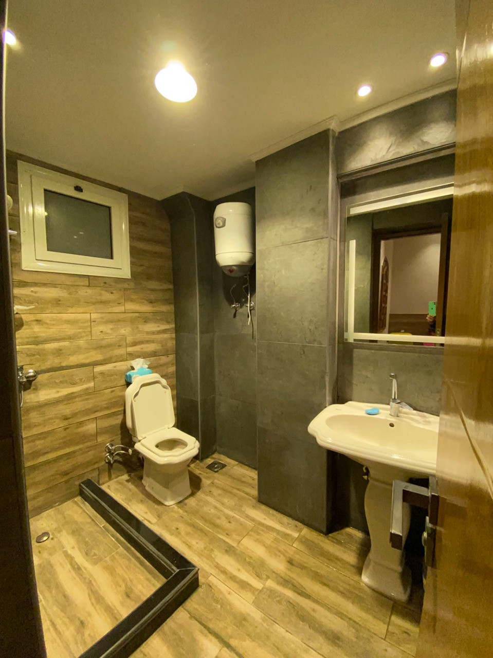 Renzo -   Property 212