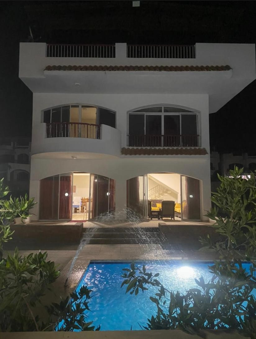 Renzo -   Property 302