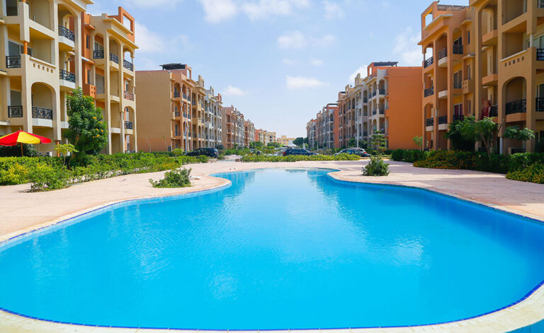 Three Bedroom - (in) Emirates heights - North Coast - 120 to 120 m²