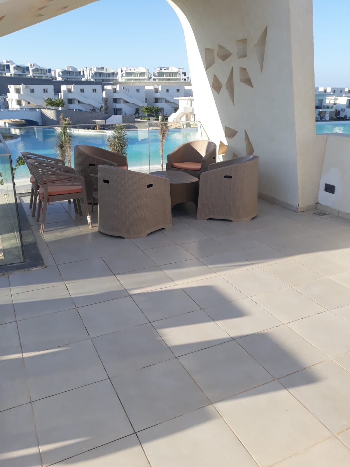 Renzo -   Property 353