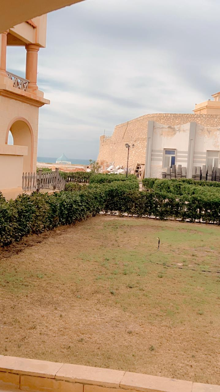 للإيجار في قريه لازوردي الساحل الشمالي صف تالت تلات غرف