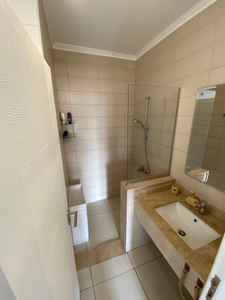 Renzo -   Property 601