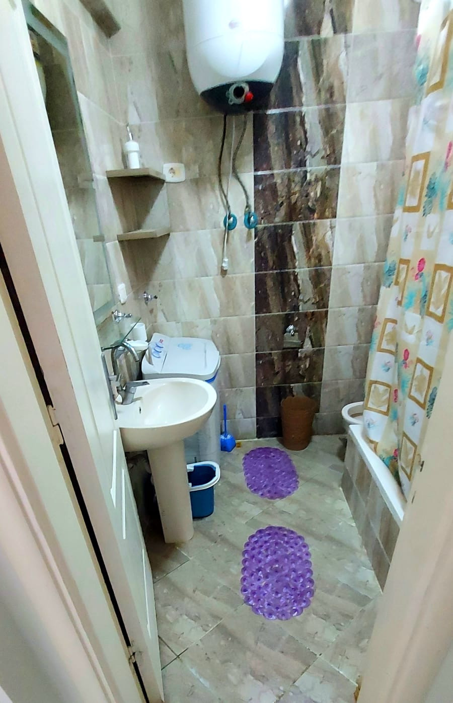 Renzo -   Property 602