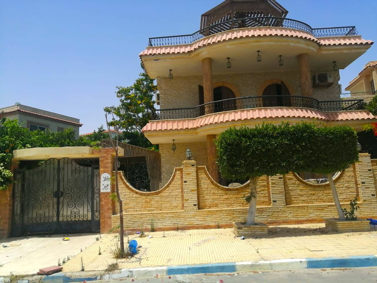 Renzo -   Property 605