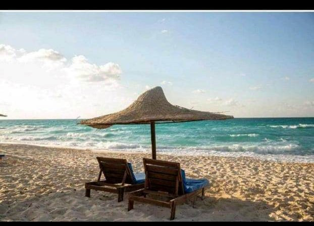 شاليه فندقي ارضي  علي البسين والاكوا مباشره في قريه ريتالى