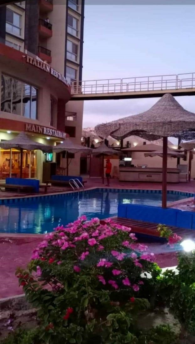 Renzo -   شاليه فندقي ارضي  علي البسين والاكوا مباشره في قريه ريتالى