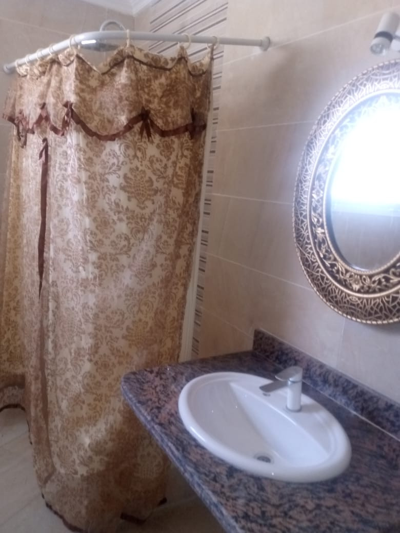 Renzo -   Property 777