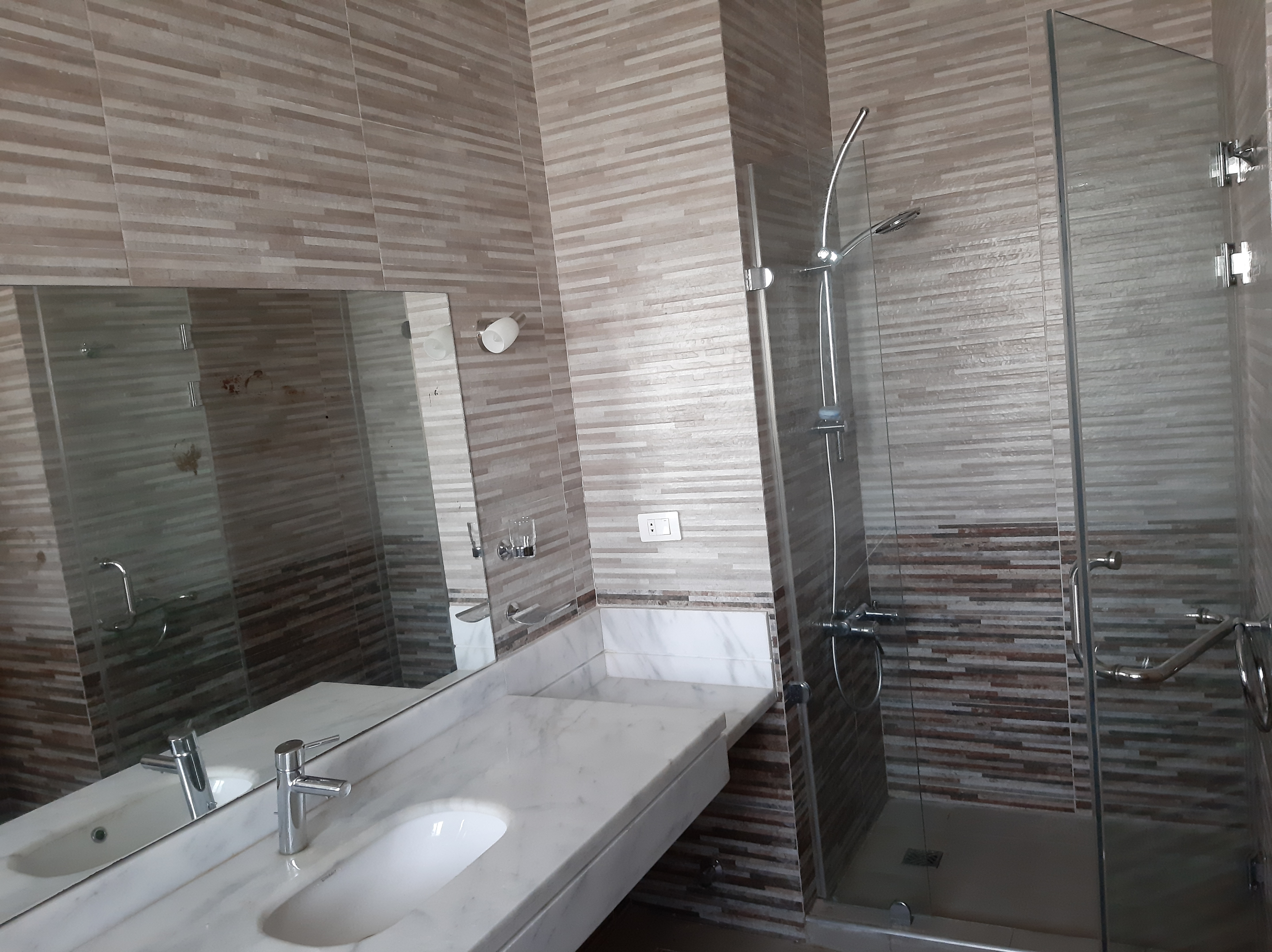 Renzo -   Property 260