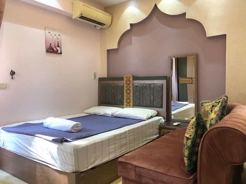 Renzo -   Property 852