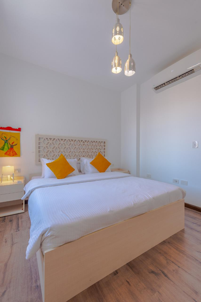 Renzo -   Property 894