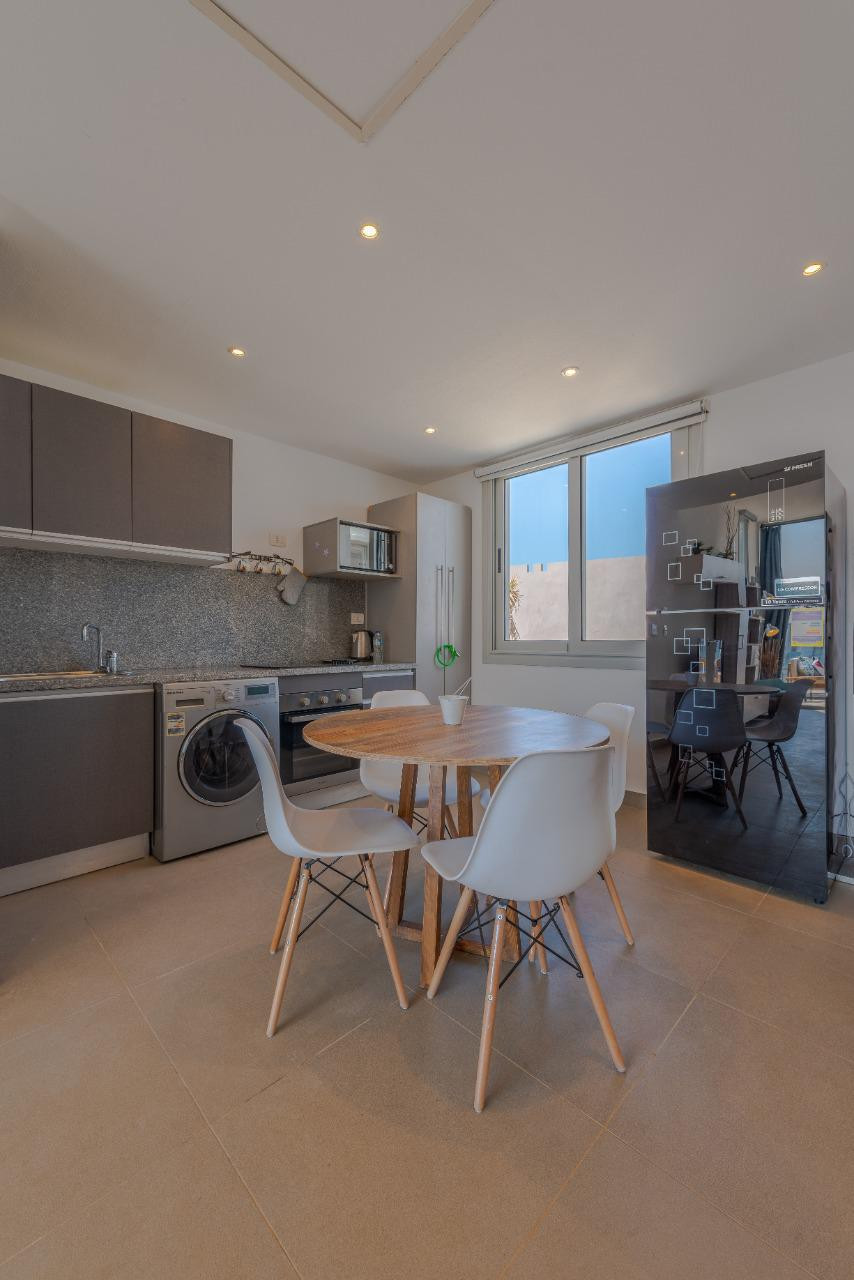 Renzo -   Property 894