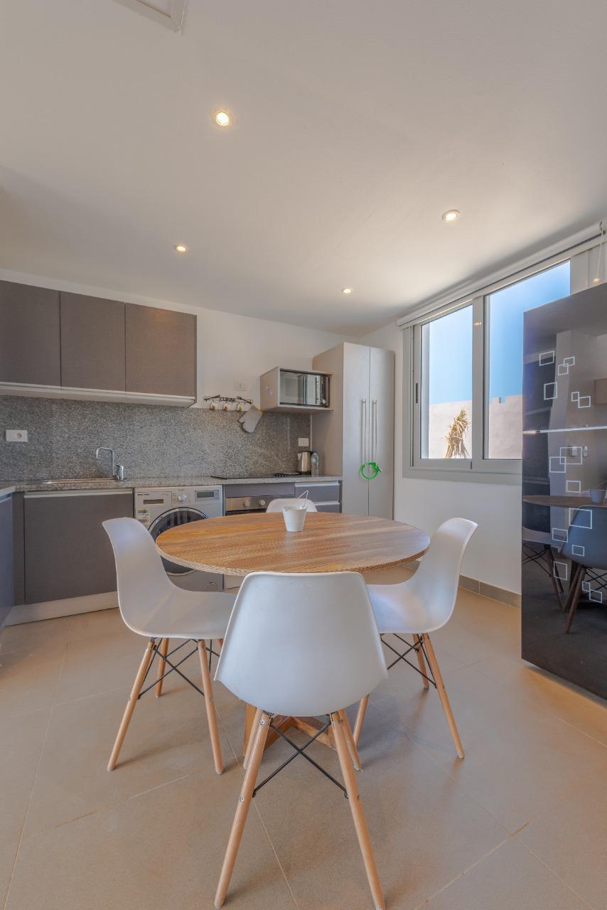 Renzo -   Property 894