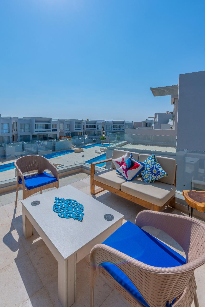 Renzo -   Property 894