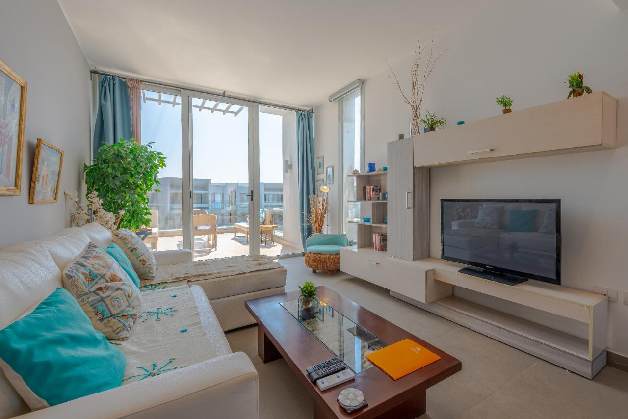 Renzo -   Property 894