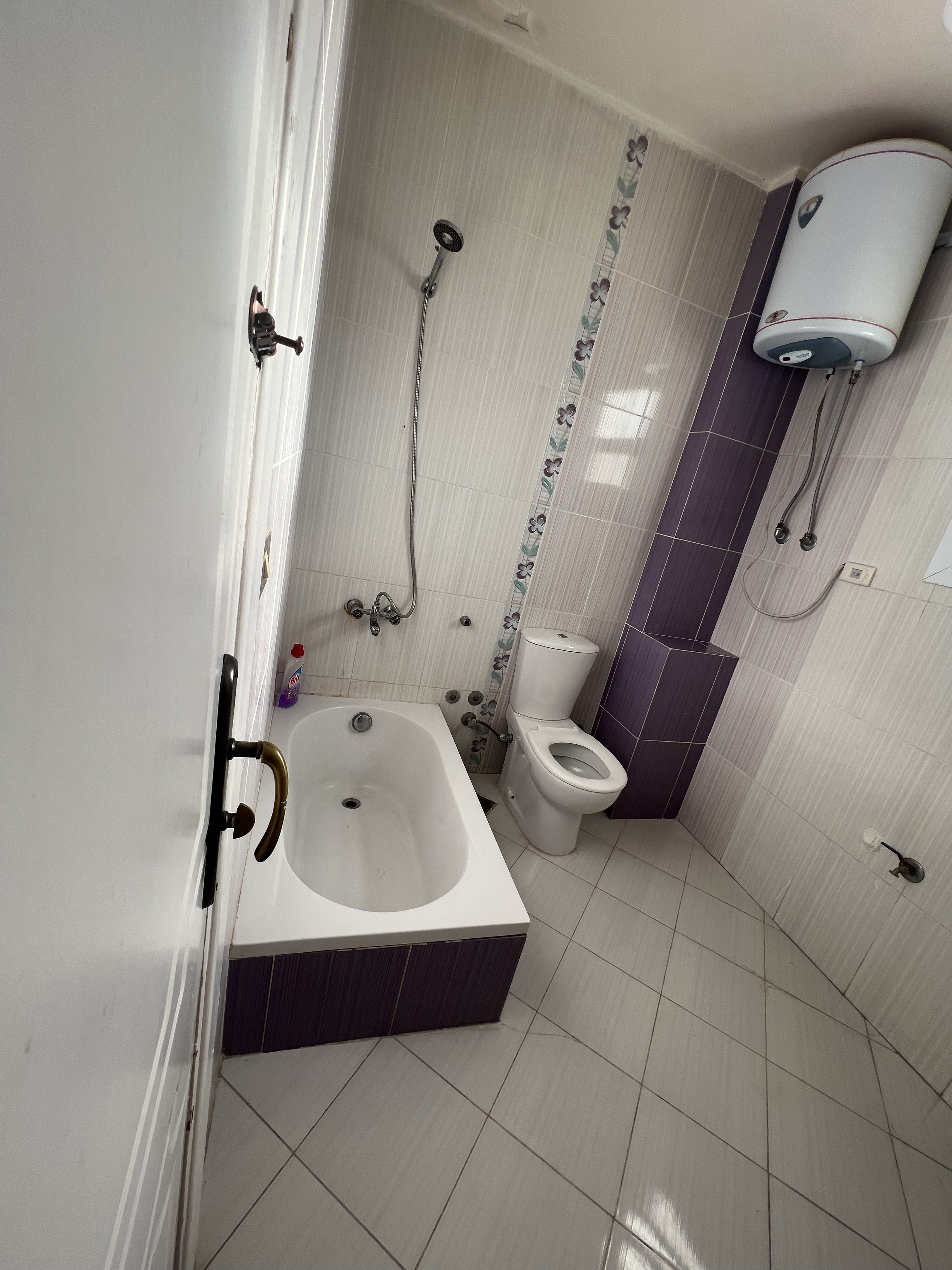 Renzo -   Property 919