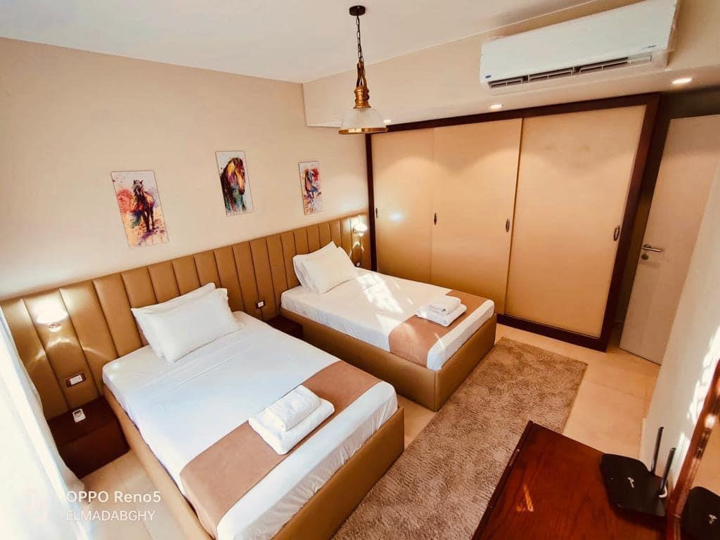 Renzo -   Property 962