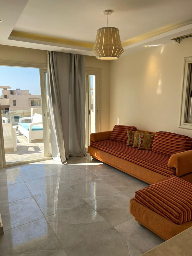 Renzo -   Property 982