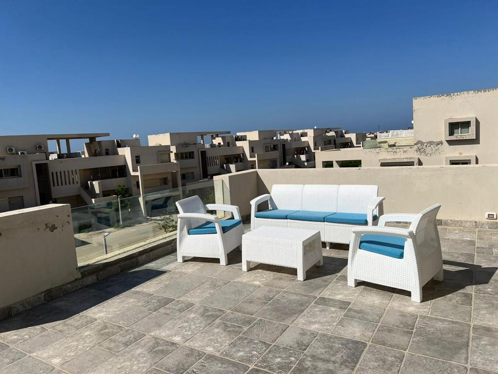 Renzo -   Property 982