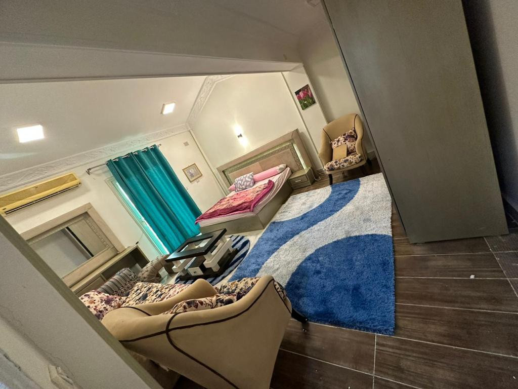 Renzo -   Property 983