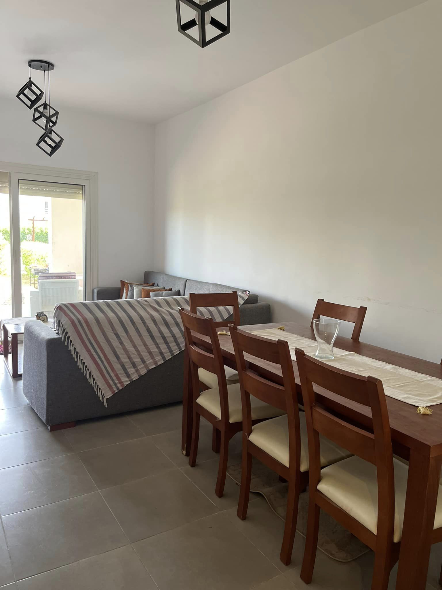 Renzo -   Property 995