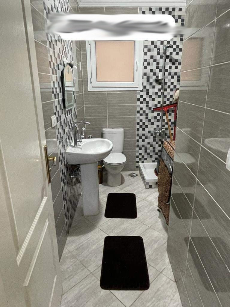 Renzo -   Property 988