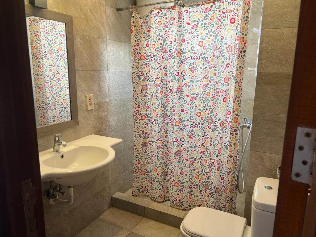 Renzo -   Property 1003