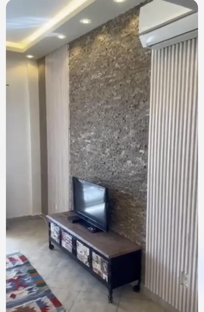 Renzo -   Property 1003