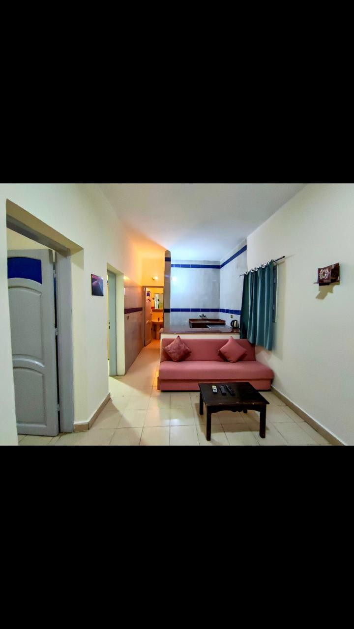 Renzo -   Property 1098