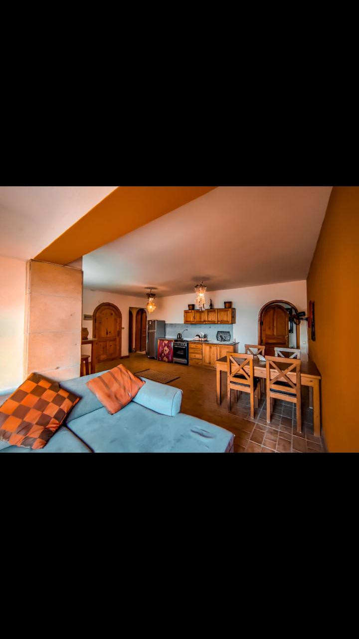 Renzo -   Property 1102