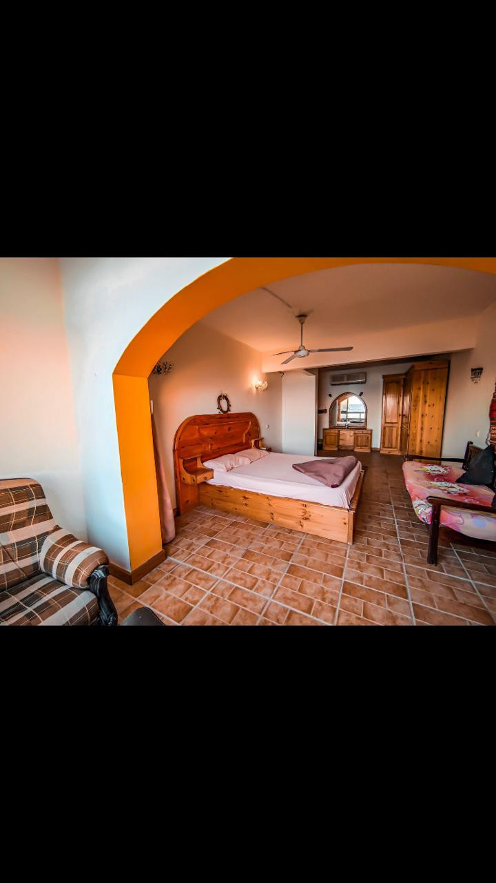 Renzo -   Property 1102